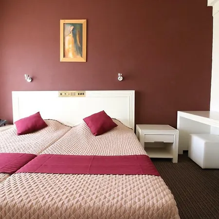 Kings Annex 3*